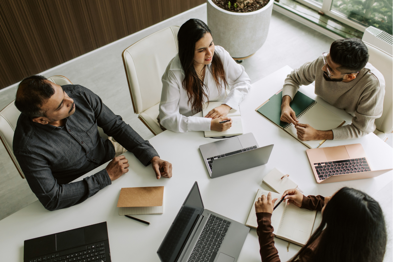 Equipe em reunião de trabalho